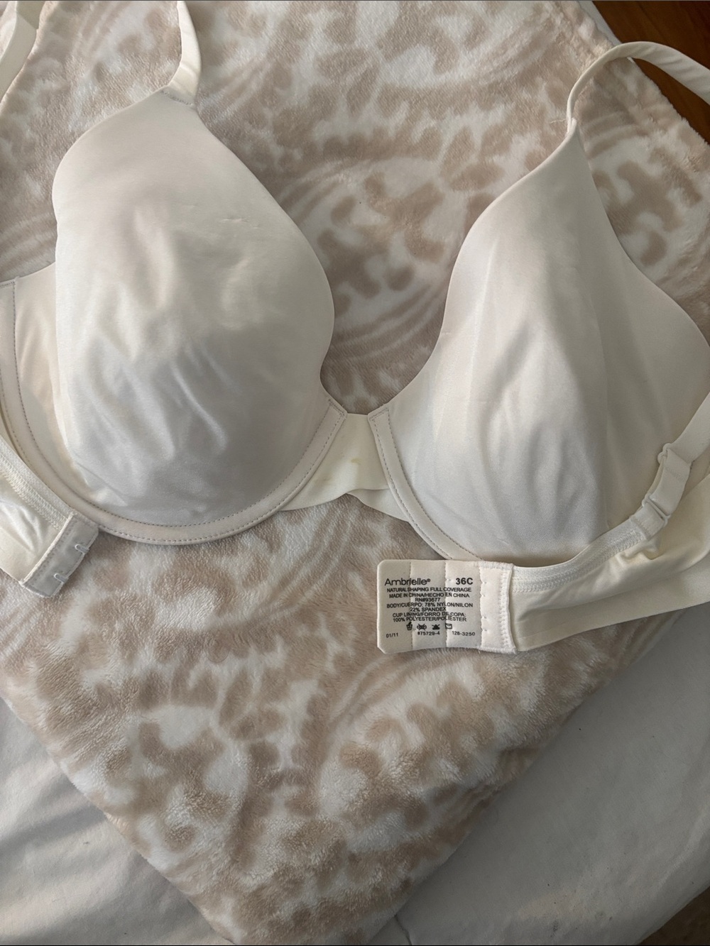 Ambrielle Smooth White Underwire T-Shirt Bra - Classic White